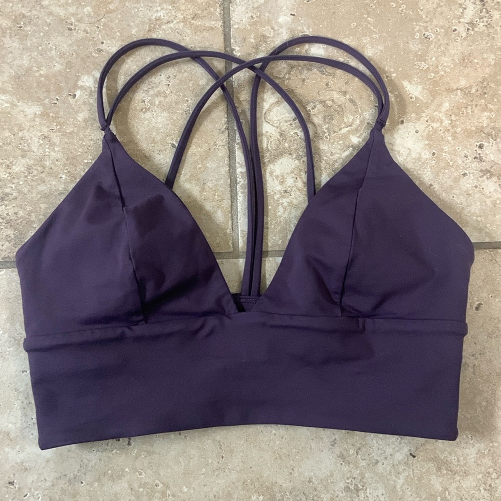 Lululemon sports bra